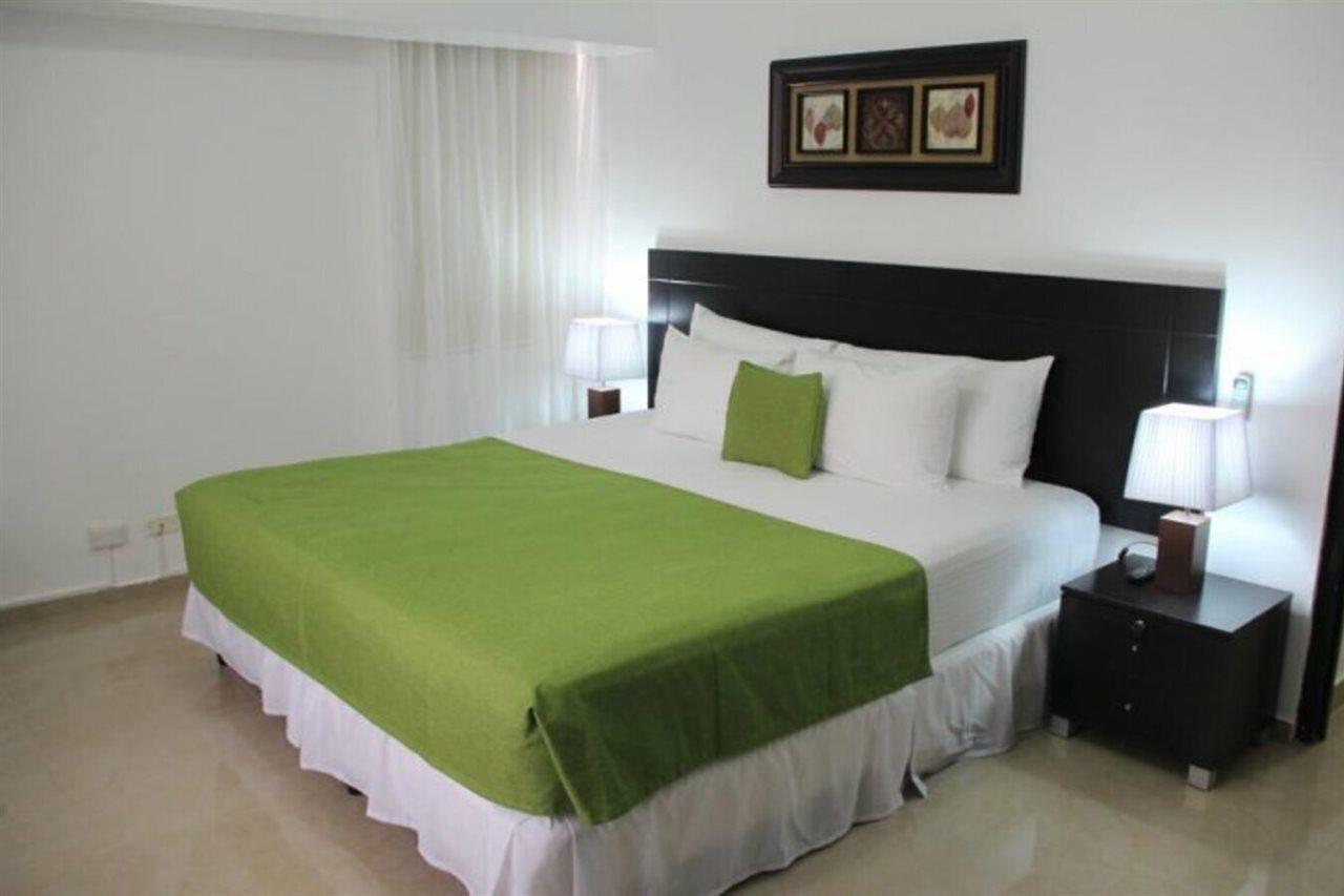 Az Hotel And Suites Panama Stadt Exterior foto