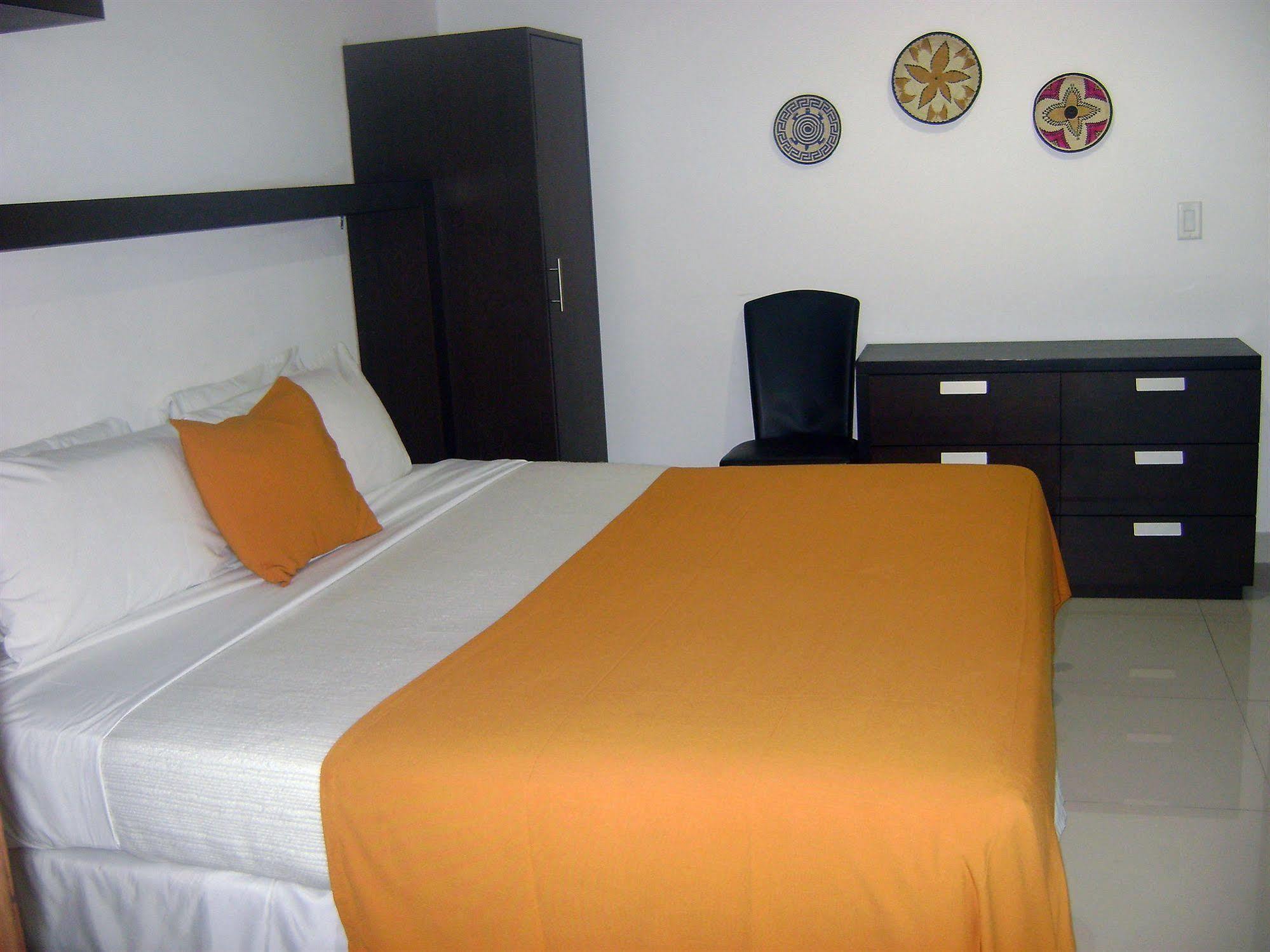 Az Hotel And Suites Panama Stadt Exterior foto