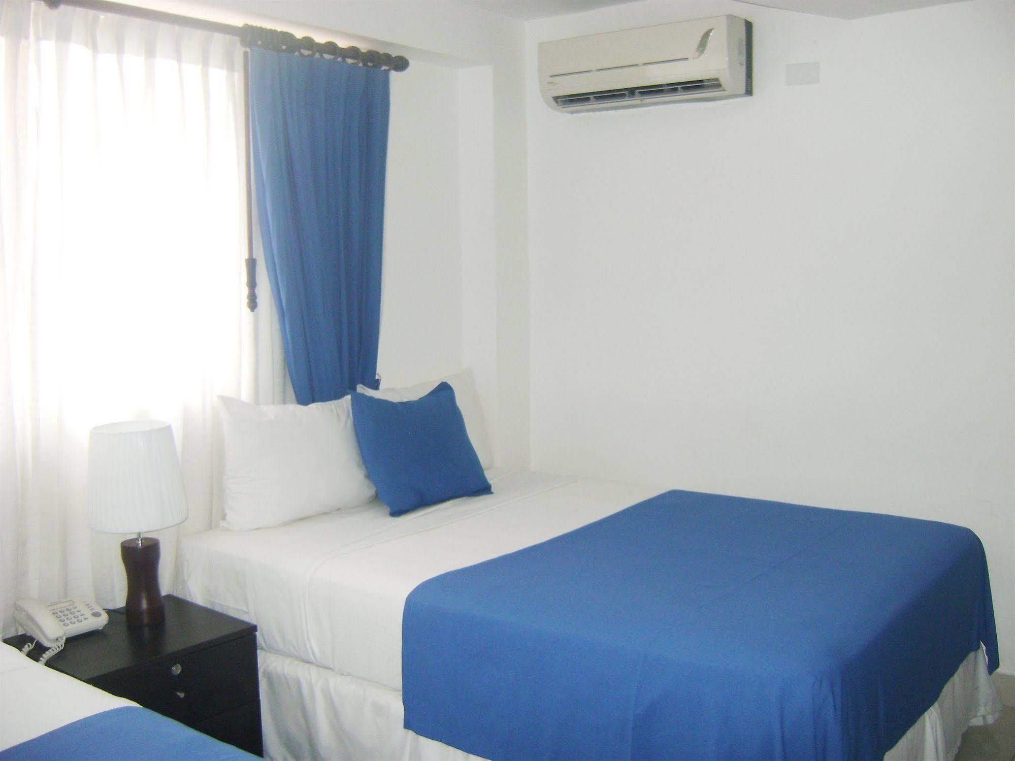 Az Hotel And Suites Panama Stadt Exterior foto