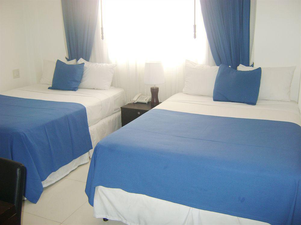 Az Hotel And Suites Panama Stadt Exterior foto